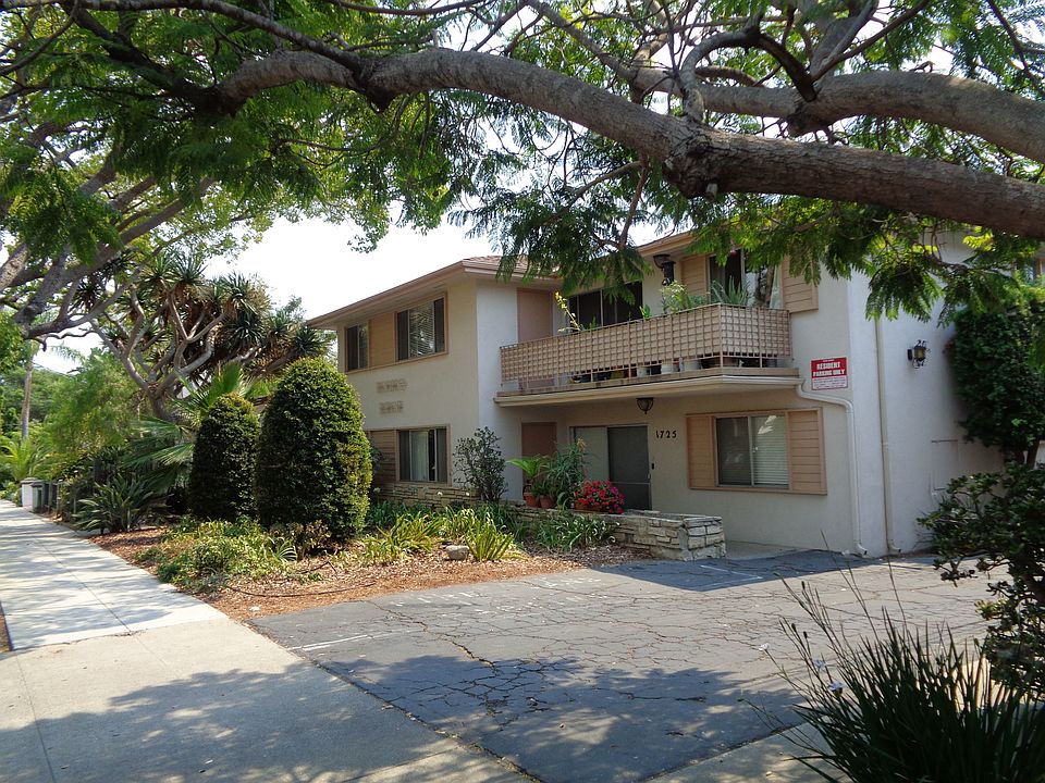 2nd image of 1725 De La Vina St APT 6