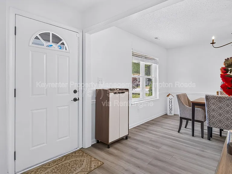 1700 Star Lake Dr — Photo 3