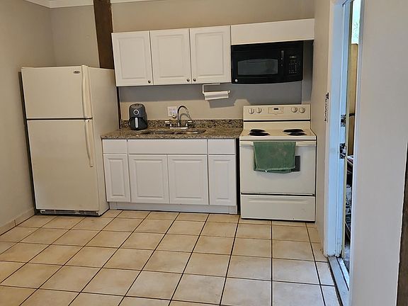 4th image of 11117 Casa Loma Dr #1