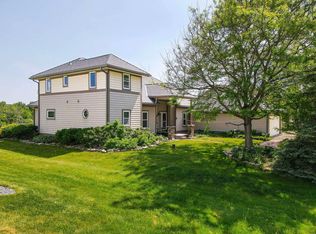 2096 Fox Field Ct, De Pere, WI 54115