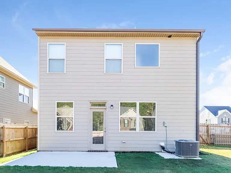 1075 Lear Dr — Photo 17