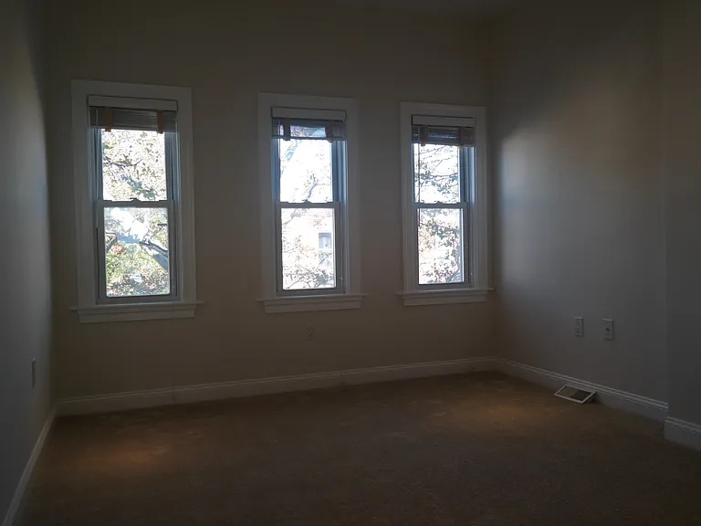 1145 W Hamburg St — Photo 10