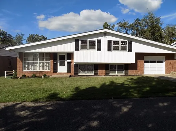 2739 Hillview Dr, Portsmouth, OH 45662