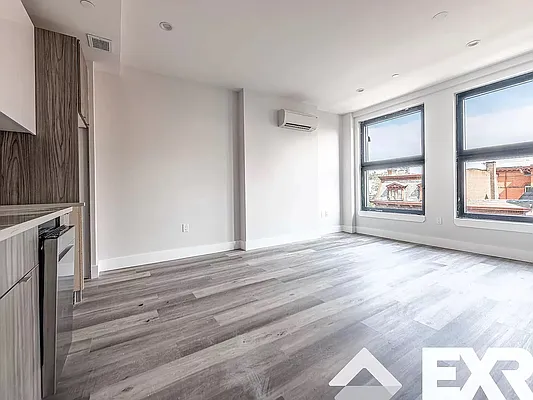 Rented by EXR | media 3