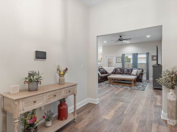 5th image of 48B Longwood Dr