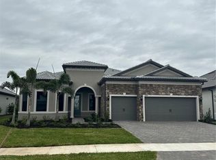 7944 Sunset Pines Dr, Sarasota, FL 34240