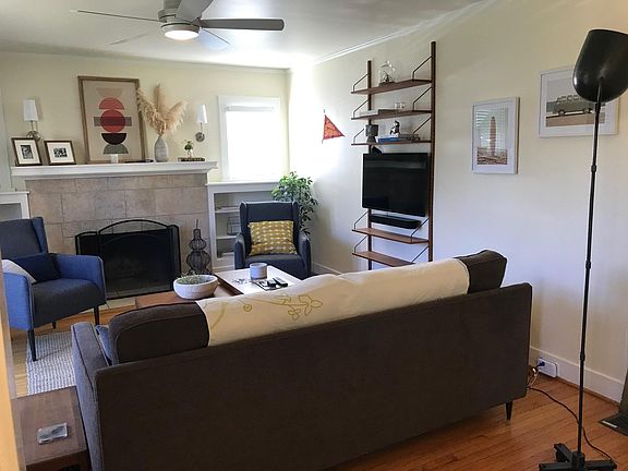 4th image of 1624 Garden St #2B