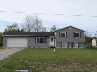 11152 Riley Rd, Interlochen, MI 49643