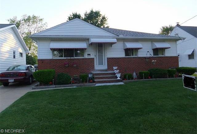 1st image of 602 E 300th St