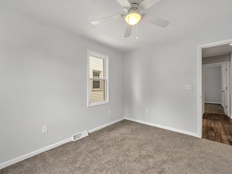905 Woodsdale Ave — Photo 11