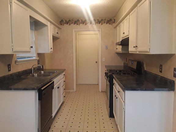4th image of 214 S 183rd Ave E