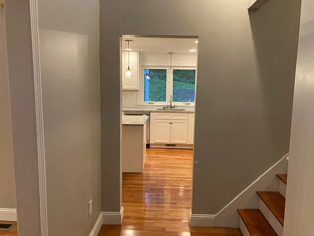 1185 Bay Rd — Photo 2