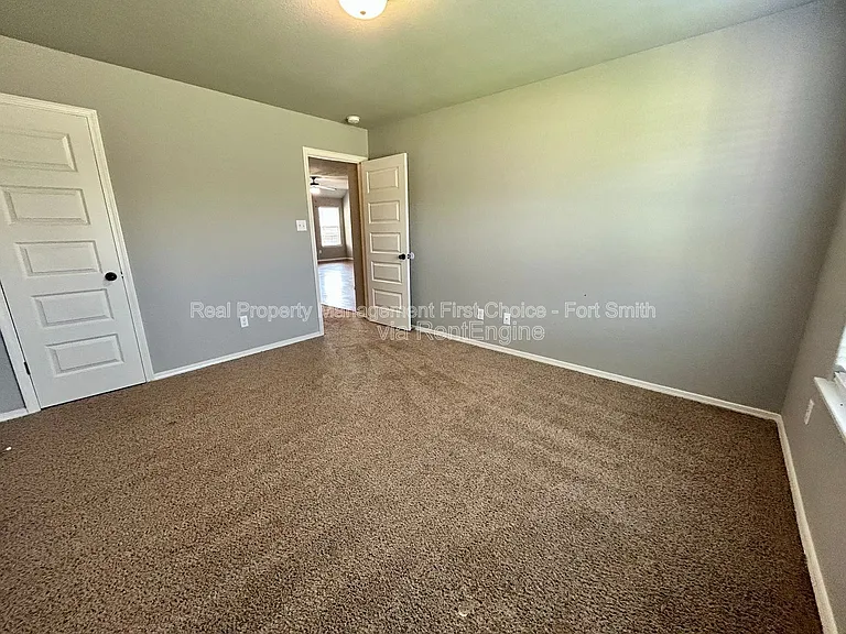 423 Ridge Point Dr — Photo 19