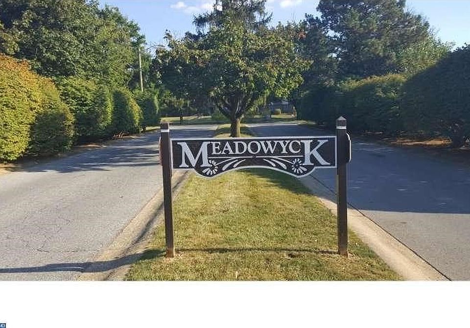 Entrace to community off Hamilton Blvd