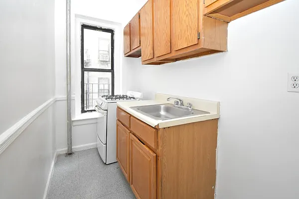 Rented by Bohemia Realty Group | media 2