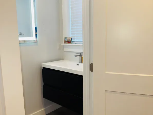 69 Washington St, West Warwick, RI