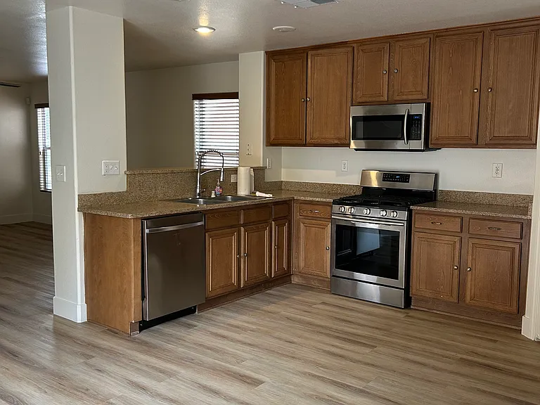 82 Peachtree Hill Ave — Photo 4