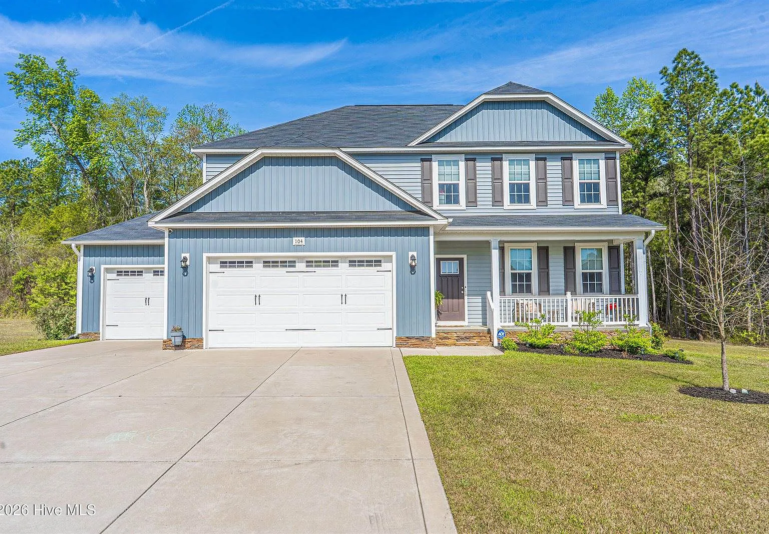 3 bed, 2.5 bath, $2,300 — Photo 1