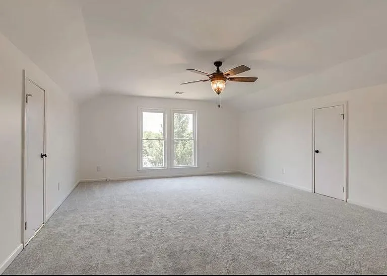 217 Freedom Dr — Photo 5