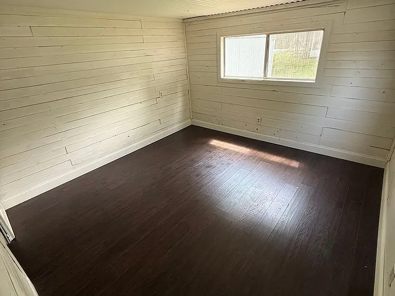1040 Harding Blvd — Photo 9
