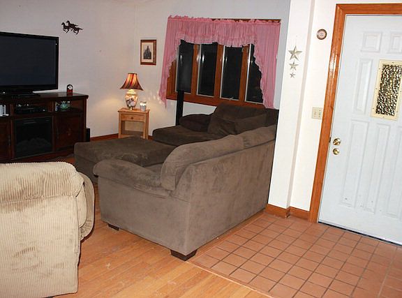 3rd image of 936 Ramsey Dr