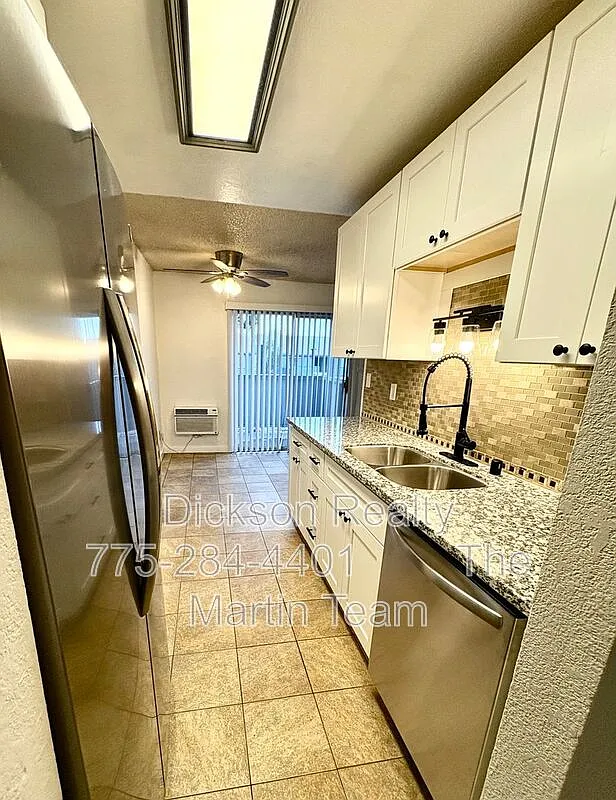2 bed, 1.0 bath, 963 sqft, $1,600 — Photo 4