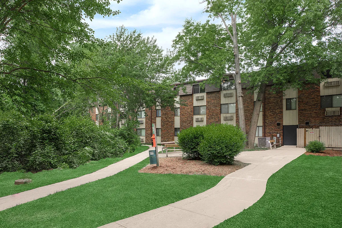 Building Photo - The Bluffs