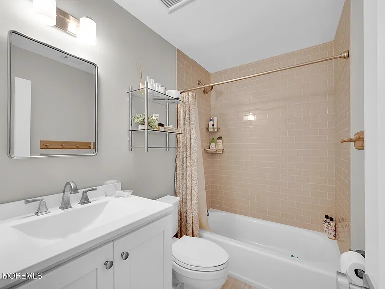 51 Wyckham Rd — Photo 24