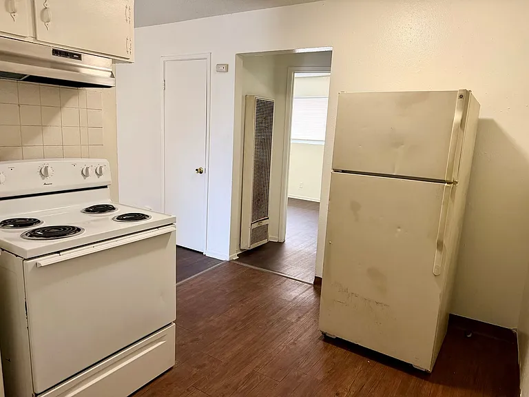 489 S Backer Ave — Photo 4