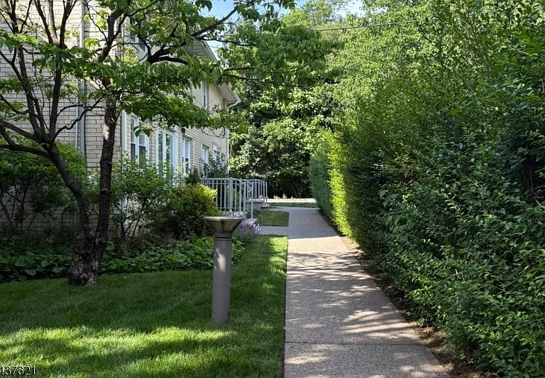 470 Valley Rd #3 — Photo 2