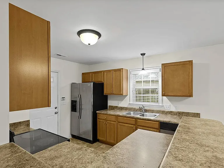 1003 Wt Whitehead Dr — Photo 4