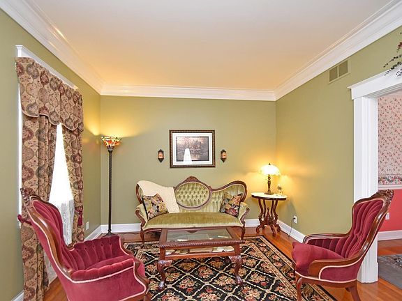 5th image of 38 W Charlotte Ave