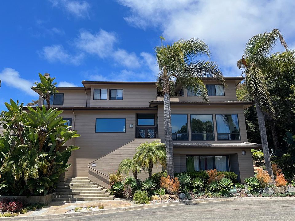 Welcome to your Del Mar Seasonal rental home! Pano Ocean Views, Viewws of Torrey Pines Reserve, stroll to the beach!