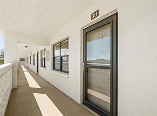 4910 Bay St NE APT 311, Saint Petersburg, FL 33703