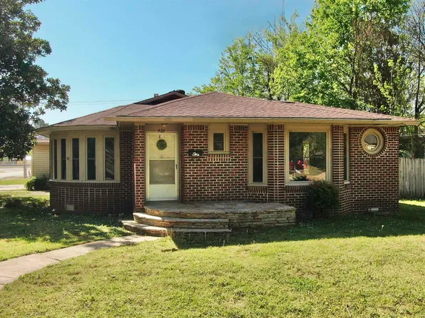 426 NW 2nd St, Walnut Ridge, AR 72476