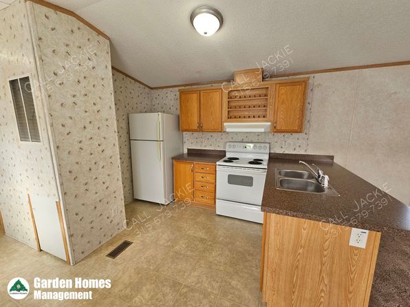115 Sharon Rd TRAILER 26, Syracuse, NY 13209