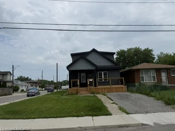 1239 Dunsmure Rd, Hamilton, ON L8H 1L7
