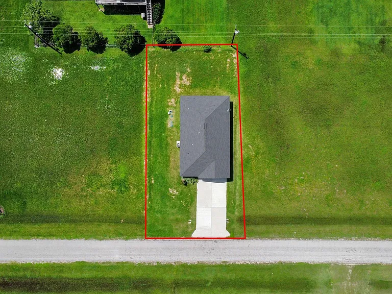 688 Swallow Dr — Photo 15