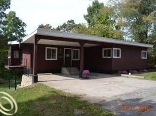 1225 Carey Ave, Highland, MI