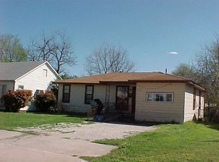 709 W 4th St, Ada, OK 74820