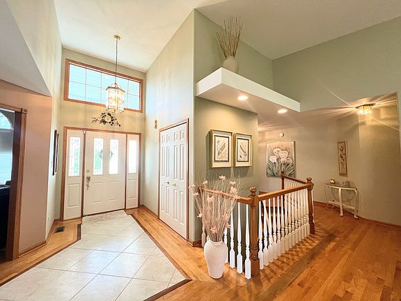 3rd image of 16313 Chickadee Cir