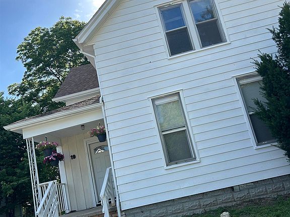 2nd image of 19 Washington St