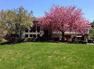 9 Deerfield Dr, Smithfield, RI 02828