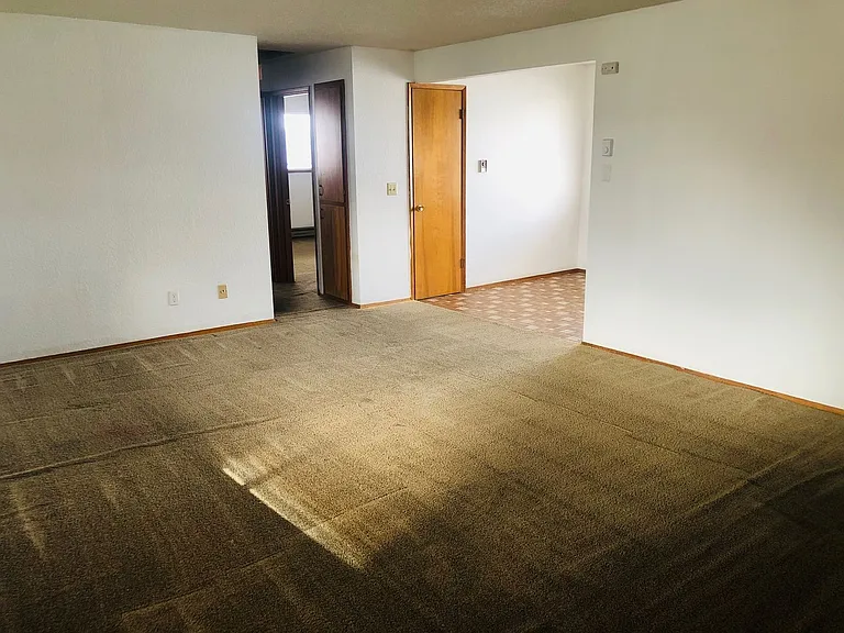 3821 S Thompson Ave — Photo 11