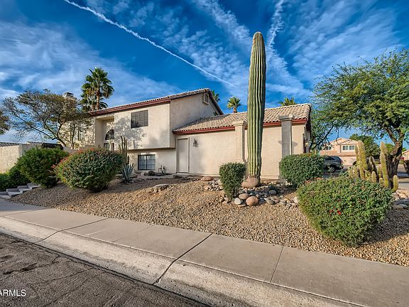 3rd image of 4023 E Hiddenview Dr