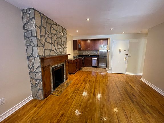 4th image of 248 W 20th St #B1