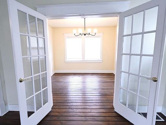 4th image of 555 Brittain Rd