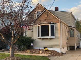 2551 Albrecht Ave, Akron, OH 44312
