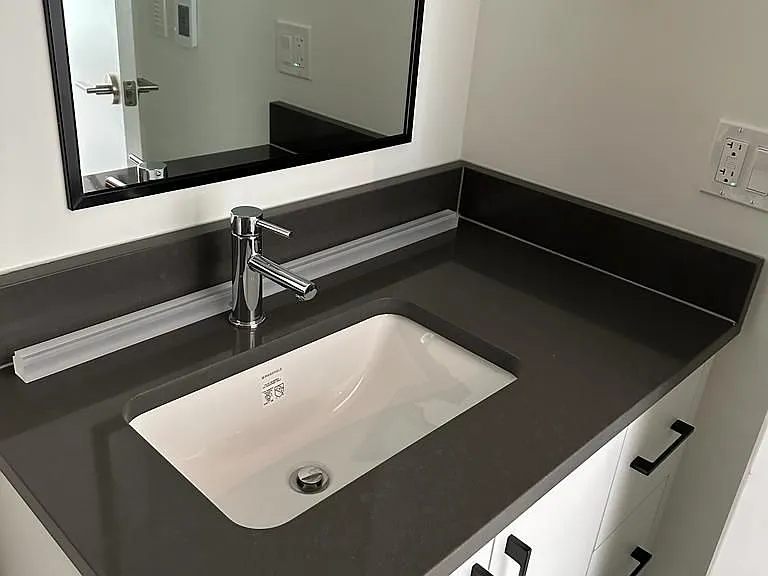 741 King St W #308 — Photo 15