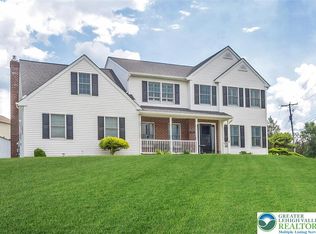 1252 Winter Ln, Easton, PA 18040